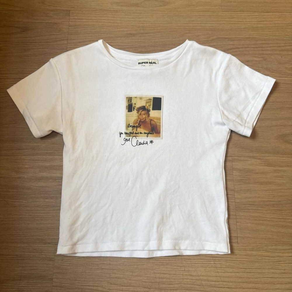 Realisation Par SUPER REAL Claudia Schiffer Milkshake Tee